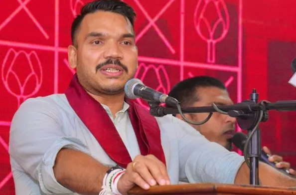 அரசாங்க ஊழியர்கள் மீது அரசு கடும் அடக்குமுறை! – நாமல்