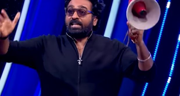 Bigg Boss 9: மெகா போனுடன் வந்த விஜய் சேதுபதி...