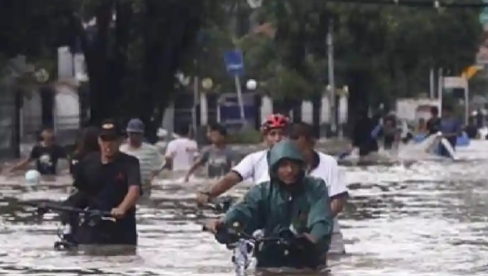 கனமழையால்